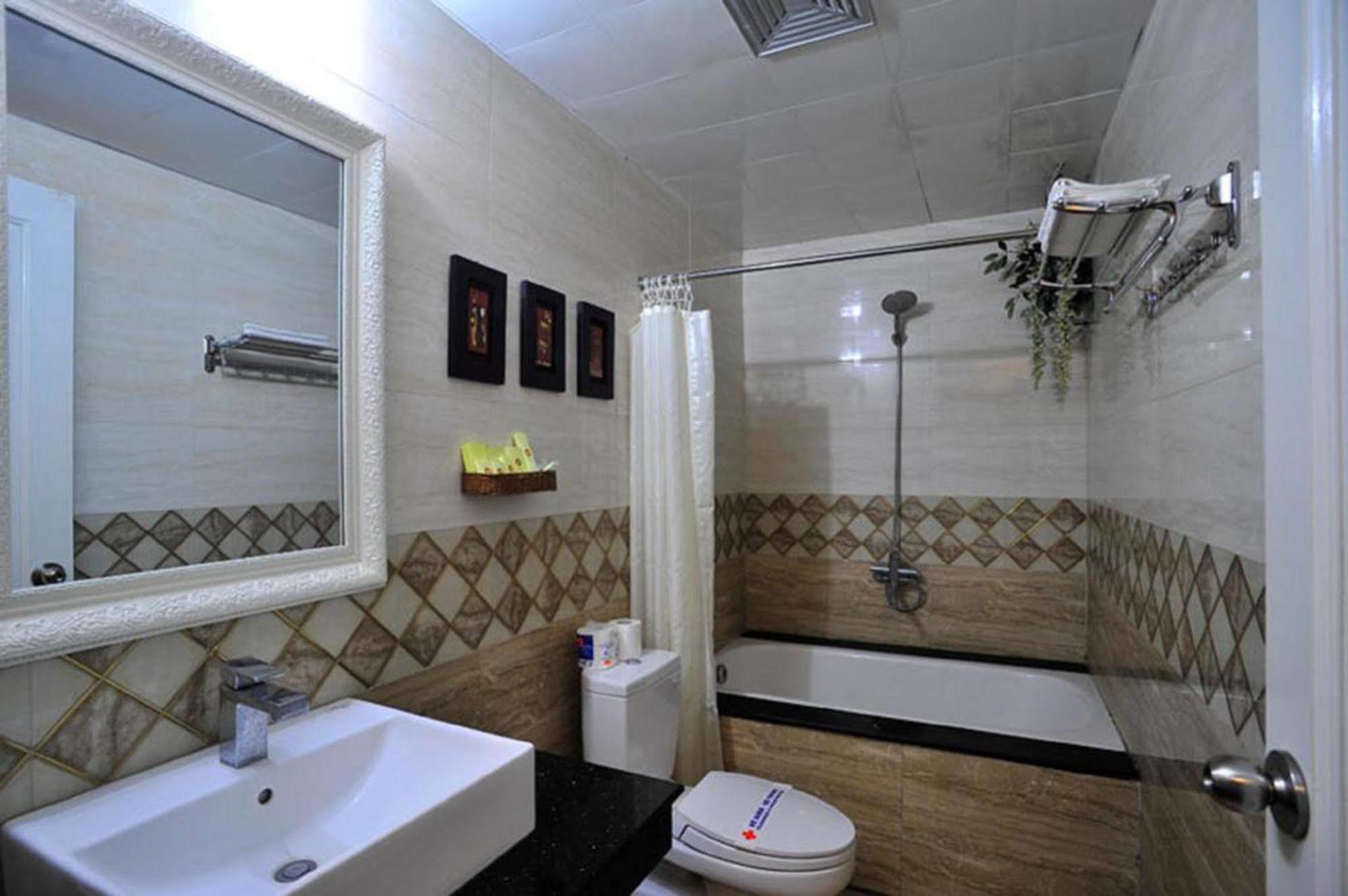 Wild Lotus Hotel - Xuan Dieu Hanoï Extérieur photo